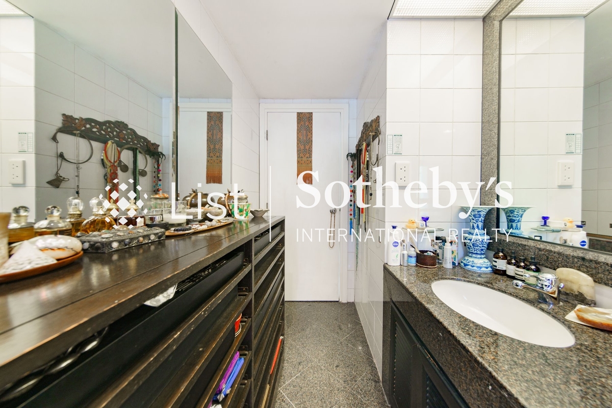 Pacific View 浪琴園 | Guest Bathroom