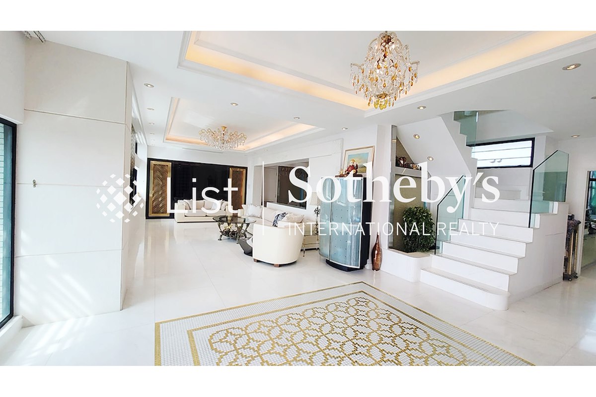 37 Repulse Bay Road 浅水湾道37号 | Living and Dining Room
