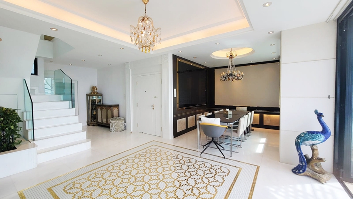 37 Repulse Bay Road 淺水灣道37號 | Living and Dining Room