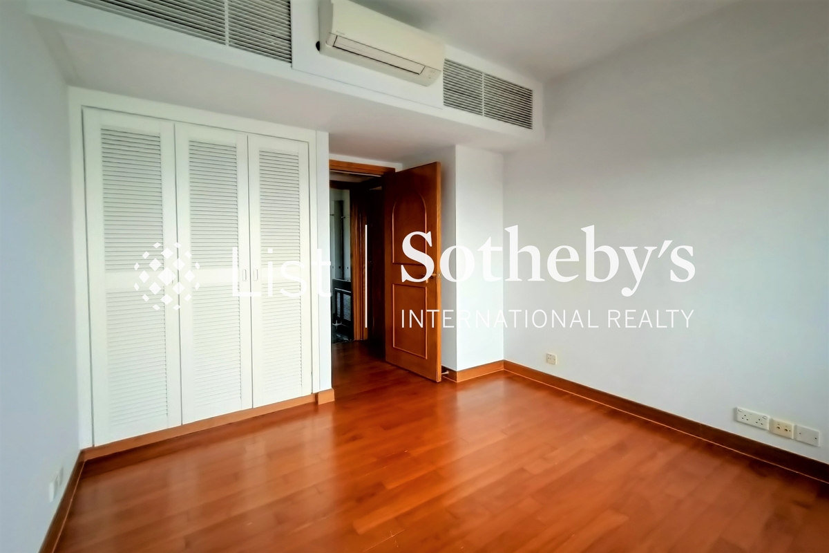 Pacific View 浪琴園 | Built-in Wardrobe in Second Bedroom 