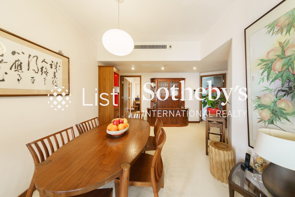 Pacific View 浪琴園 | Living and Dining Room