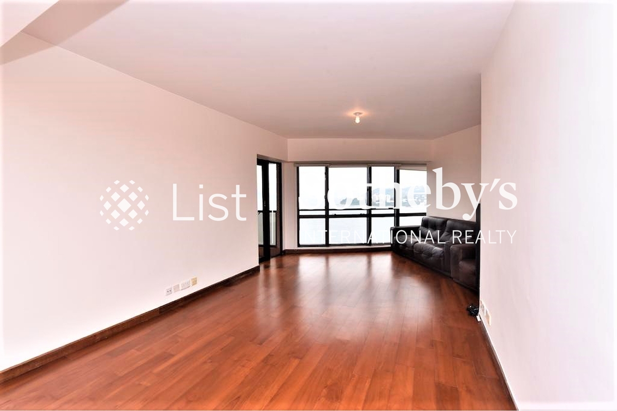 Pacific View 浪琴園 |  Living and Dining Room