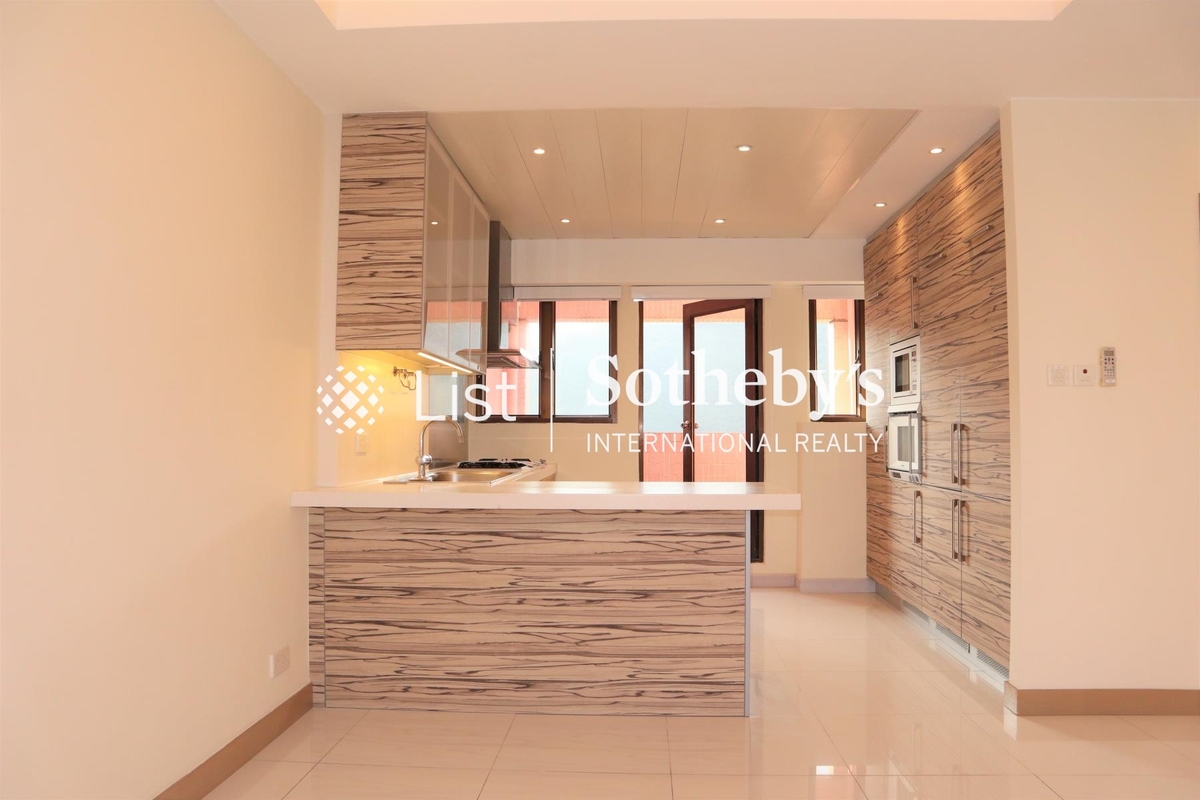 Pacific View 浪琴園 | Open Kitchen