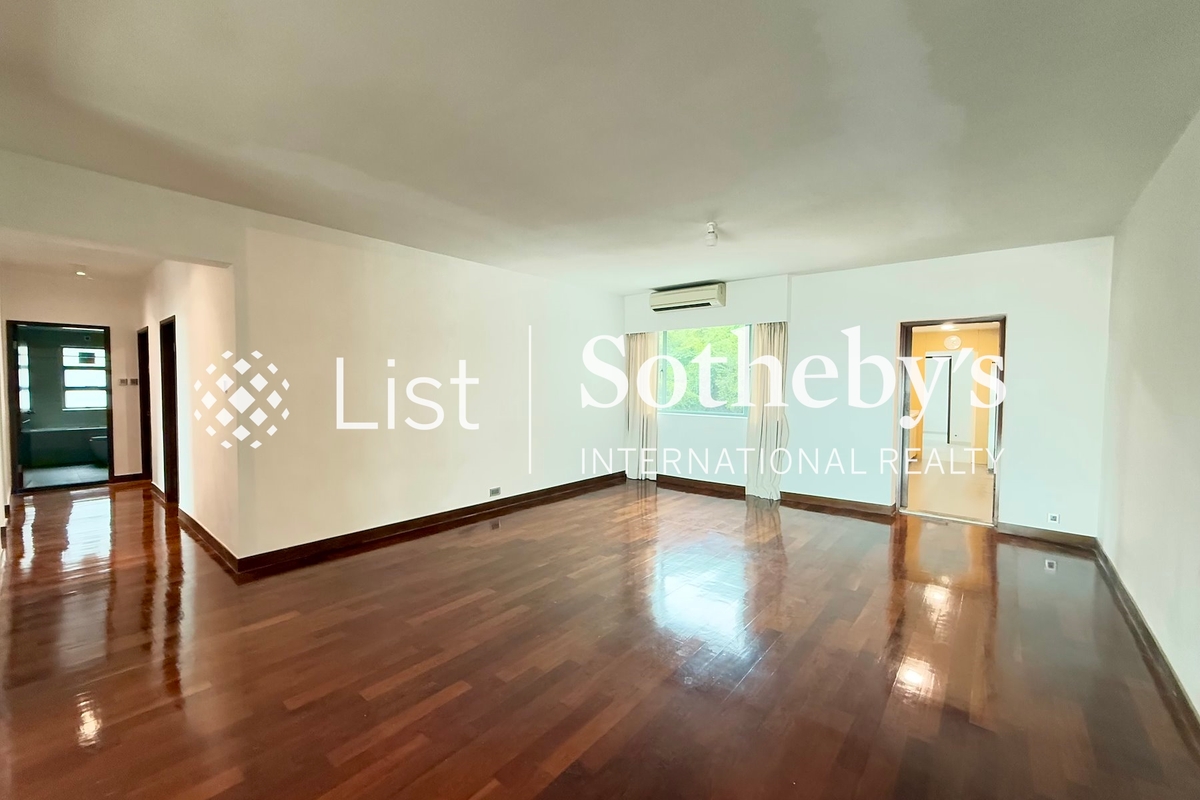 Repulse Bay Garden 麗景園 | Living and Dining Room