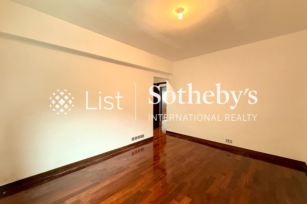 Repulse Bay Garden 麗景園 | Second En-suite Bedroom