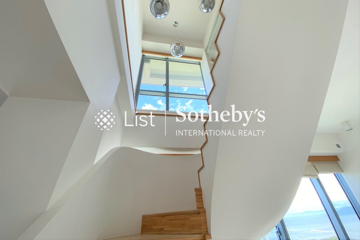Residence Bel-Air Phase 4 Bel-Air On The Peak 貝沙灣 4期 南灣 | Internal Staircase