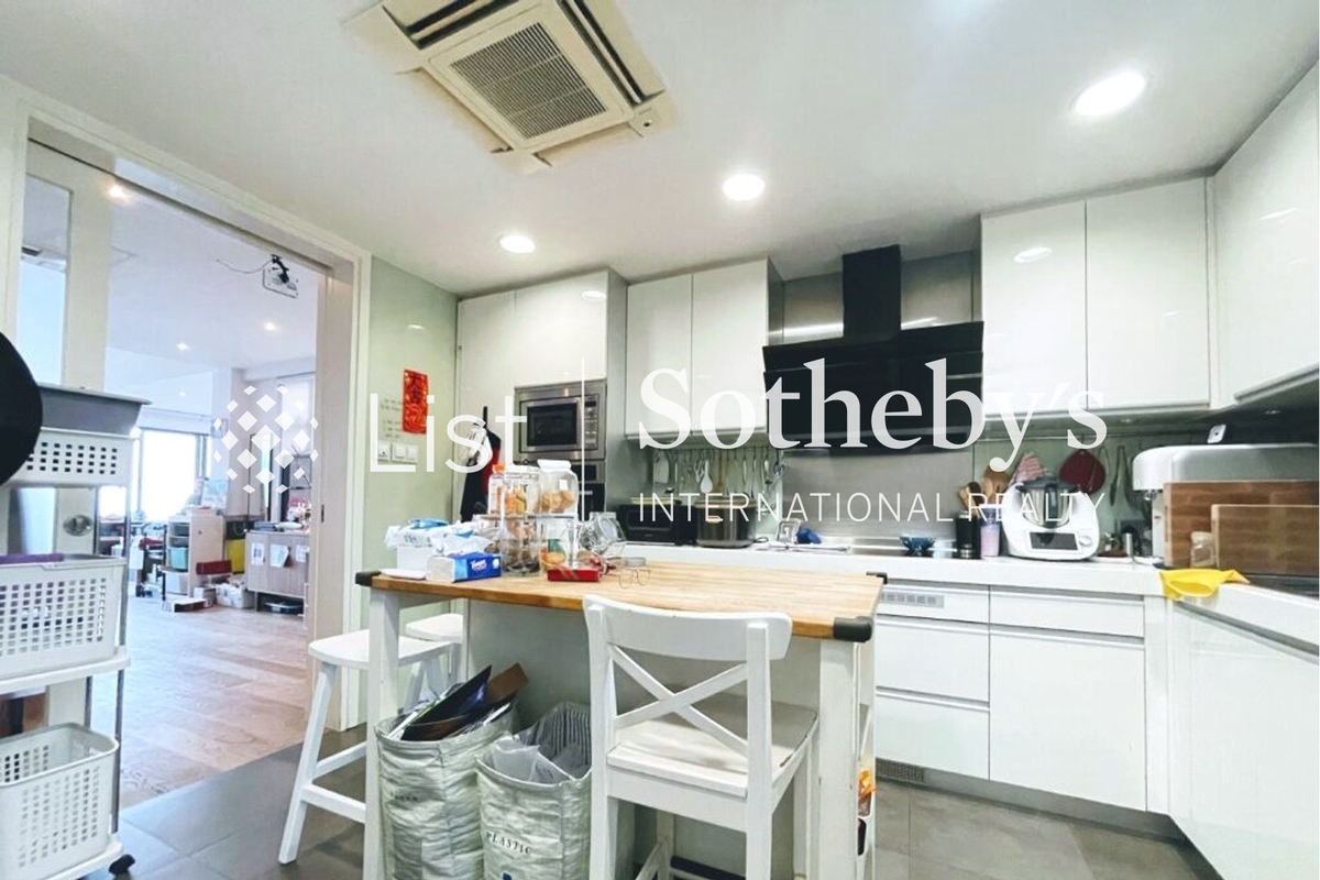 Ridge Court 冠園 | Kitchen