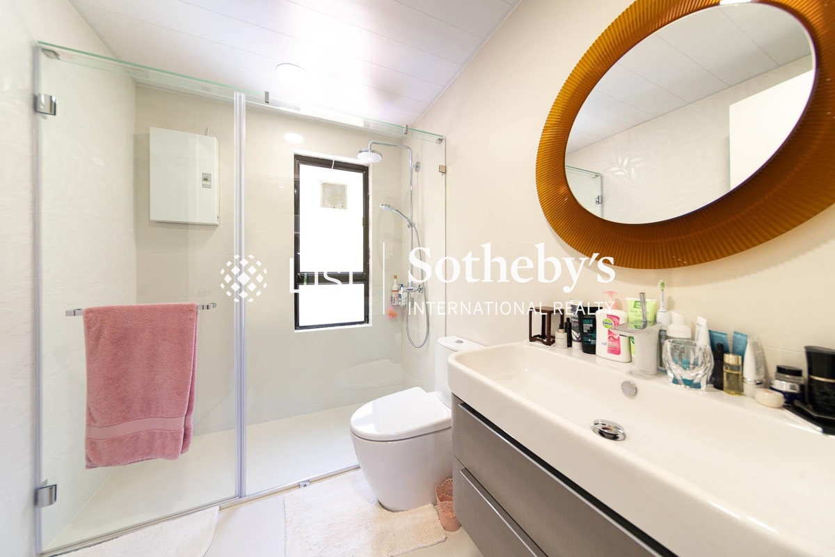 Ruby Court 嘉麟阁 | Master Bathroom