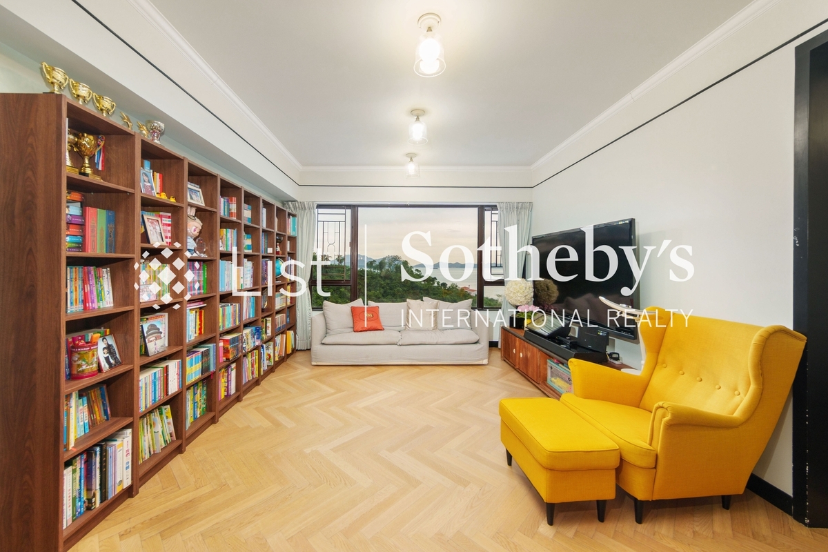 Ruby Court 嘉麟閣 | Living Room