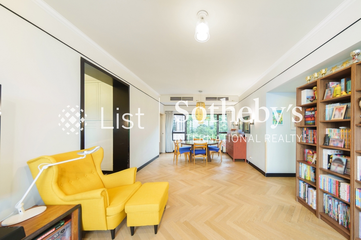 Ruby Court 嘉麟閣 | Living and Dining Room