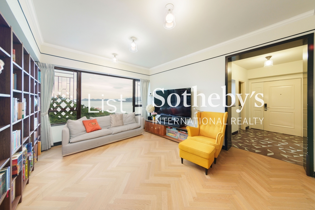 Ruby Court 嘉麟閣 | Living Room