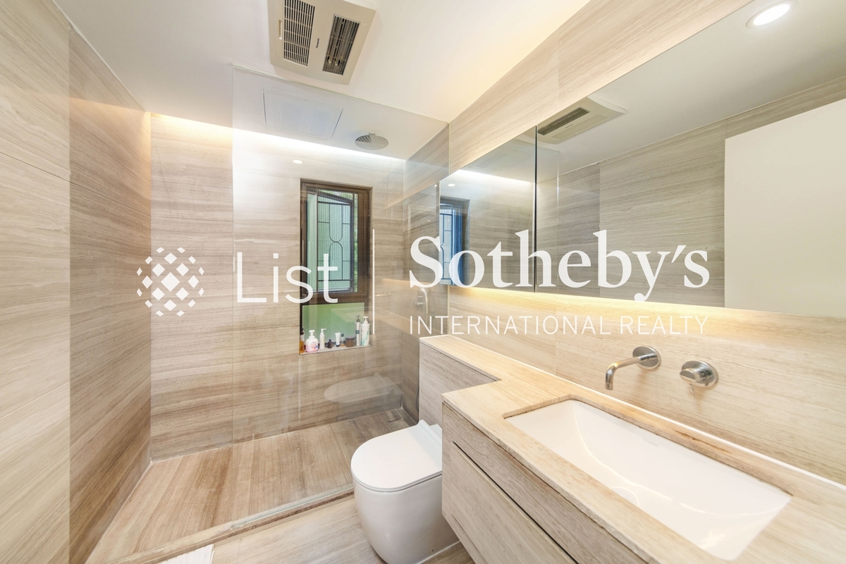 Ruby Court 嘉麟閣 | Master Bathroom