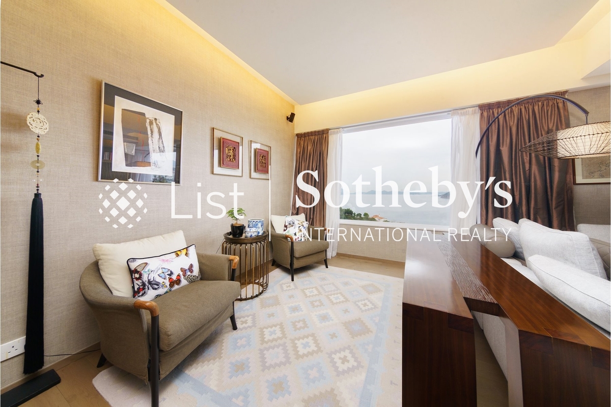 Ruby Court 嘉麟閣 | Living and Dining Room