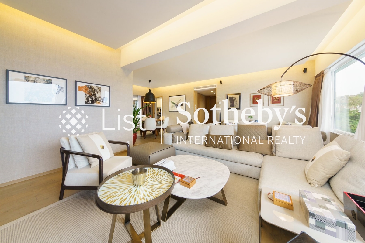 Ruby Court 嘉麟閣 | Living and Dining Room