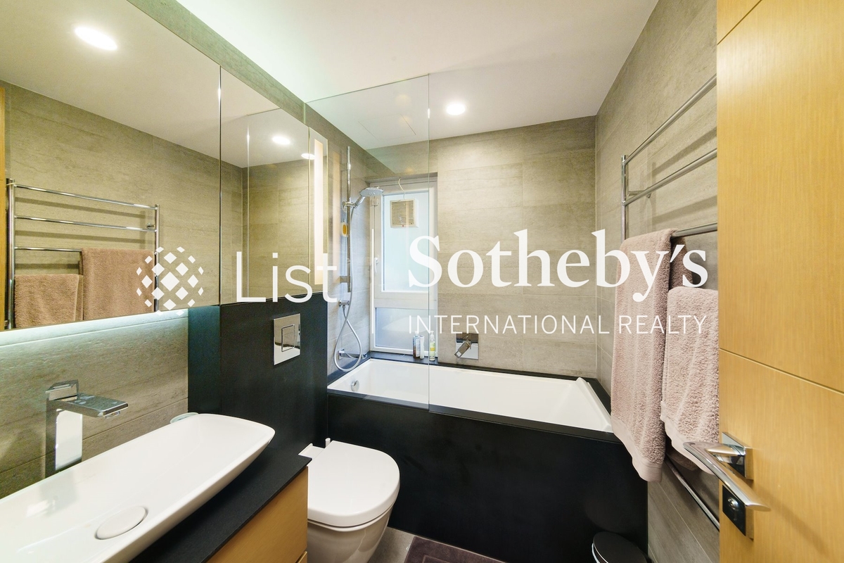 Ruby Court 嘉麟閣 | Second En-suite Bathroom