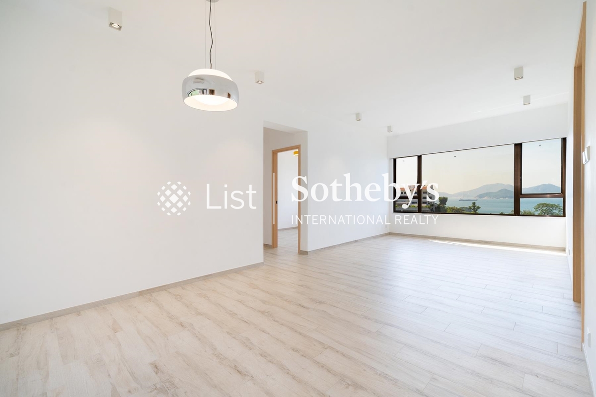 Ruby Court 嘉麟閣 | Living and Dining Room