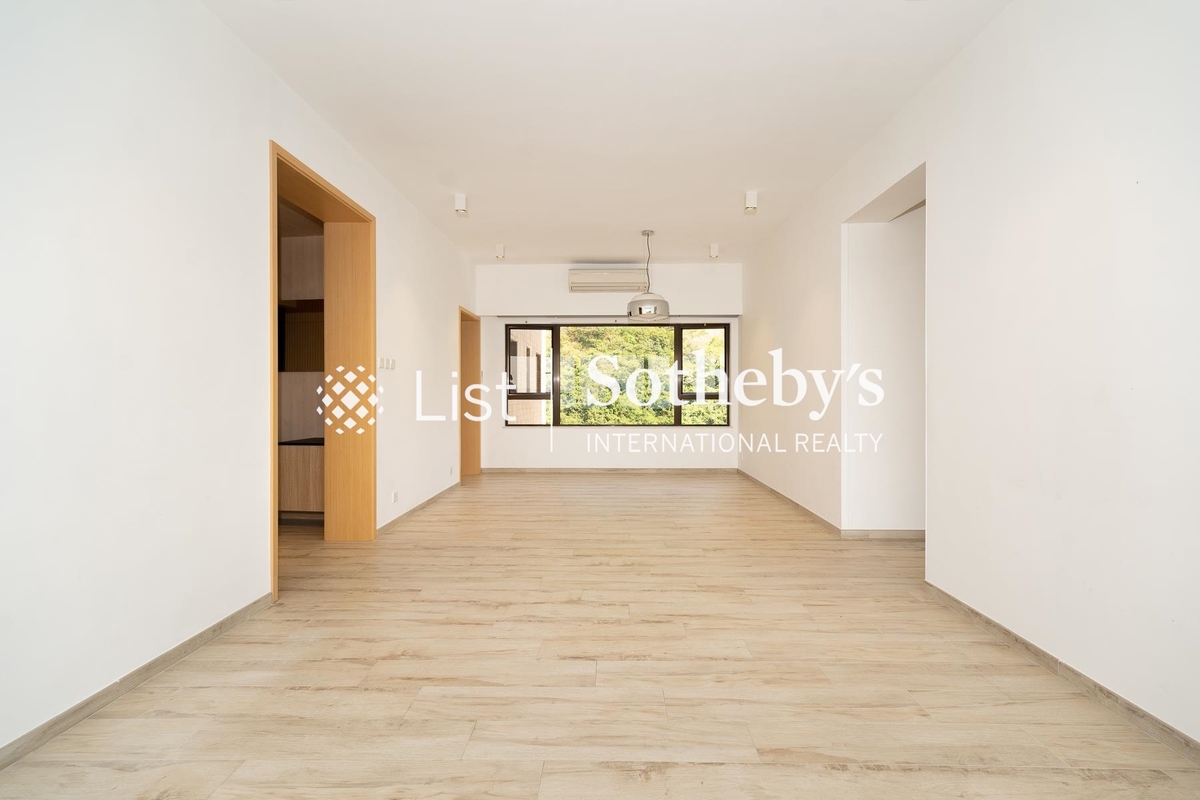 Ruby Court 嘉麟閣 | Living and Dining Room