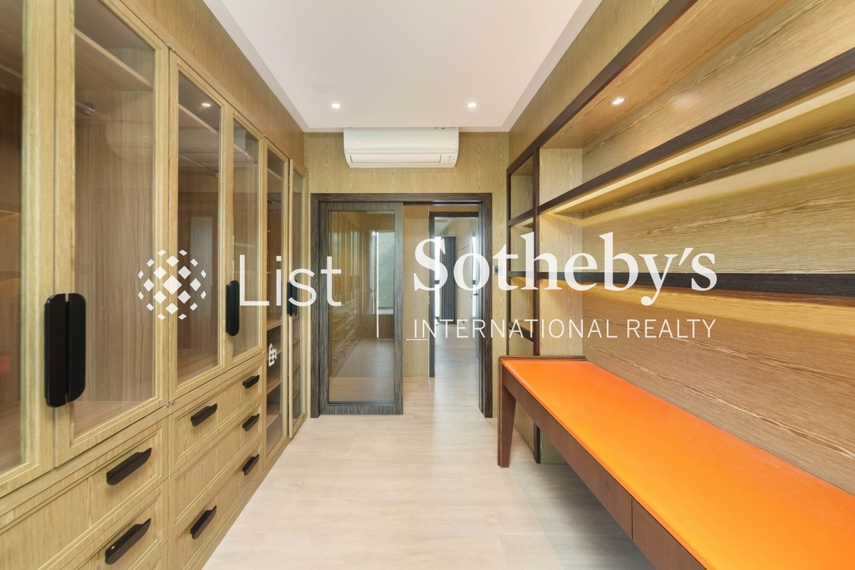 3 Repulse Bay Road 浅水湾道3号 | Bedroom converted to Walk-in Closet 