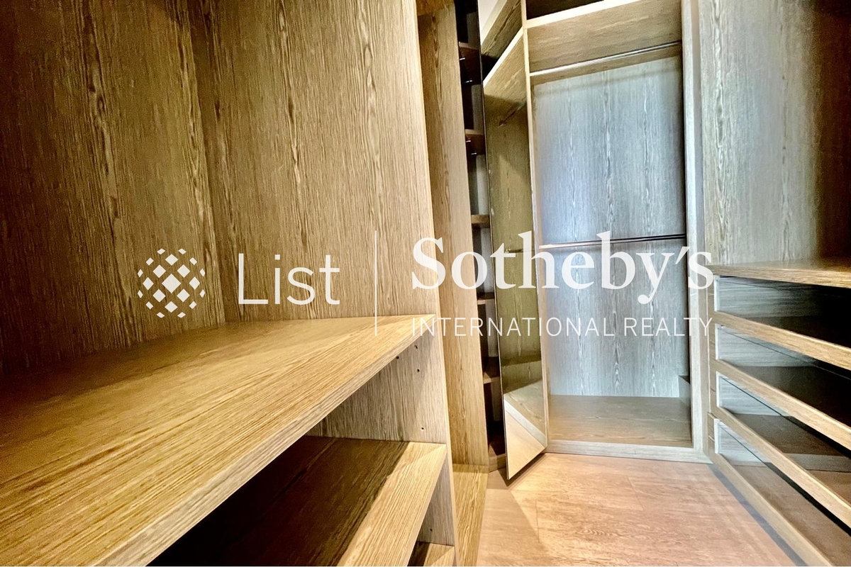 3 Repulse Bay Road 淺水灣道3號 | Walk-in Closet in Master Bedroom 