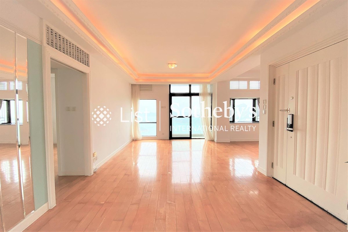 37 Repulse Bay Road 淺水灣道37號 | Living and Dining Room
