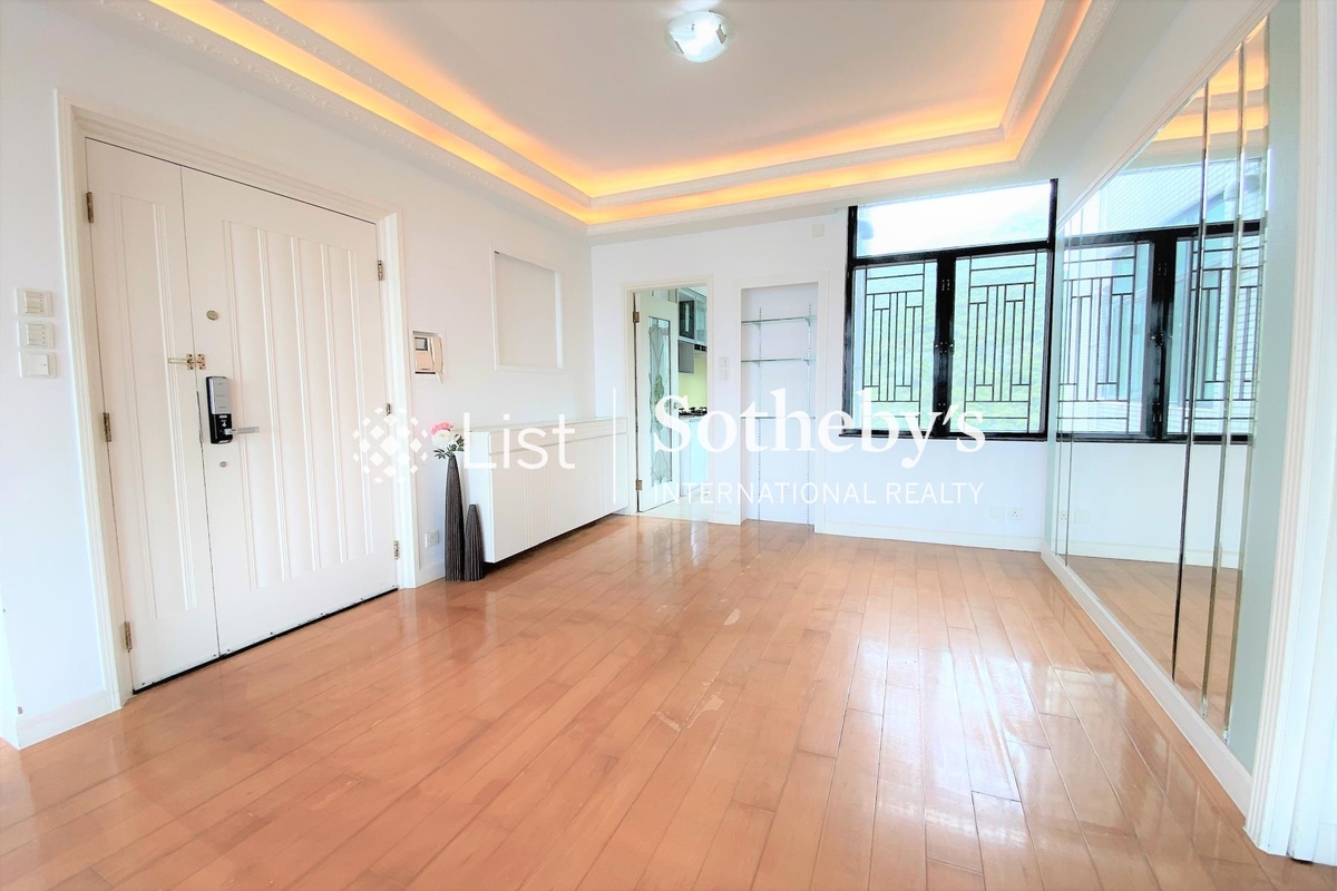 37 Repulse Bay Road 淺水灣道37號 | Living and Dining Room