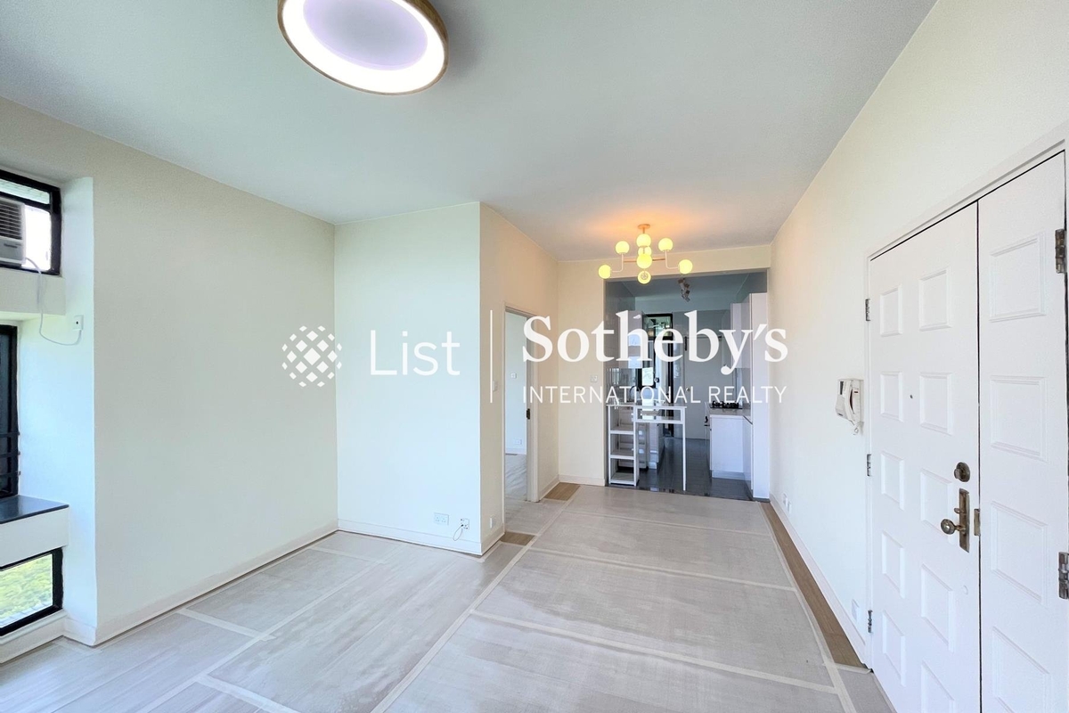 37 Repulse Bay Road 浅水湾道37号 | Living and Dining Room