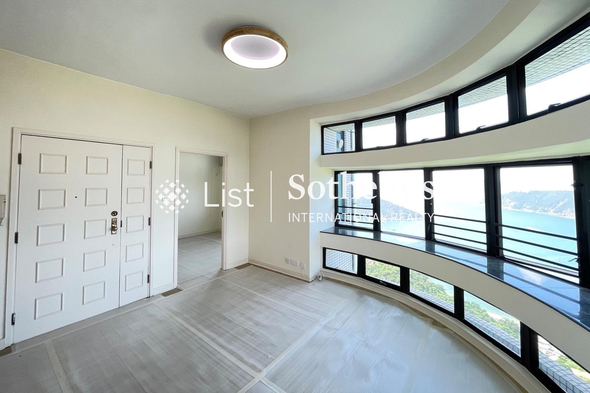 37 Repulse Bay Road 浅水湾道37号 | Living and Dining Room