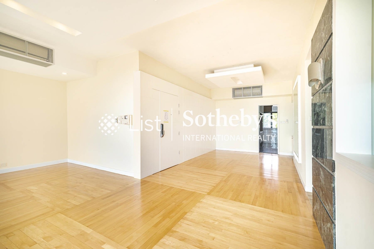 37 Repulse Bay Road 淺水灣道37號 | Living and Dining Room