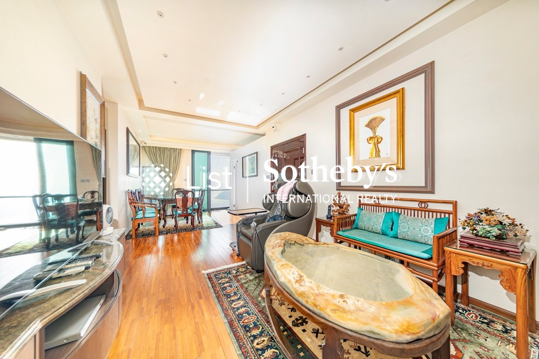 No. 37 Repulse Bay Road 淺水灣道37號 | Living and Dining Room