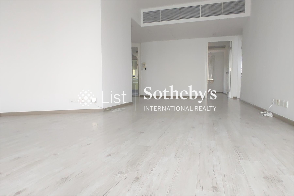 Pacific View 浪琴園 | Living and Dining Room