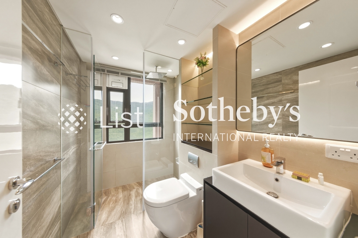 Pacific View 浪琴園 | Master Bathroom