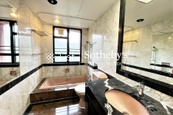 Pacific View 浪琴園 | Master Bathroom