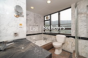 Pacific View 浪琴园 | Master Bathroom