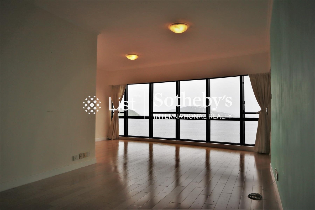 Pacific View 浪琴園 | Living and Dining Room