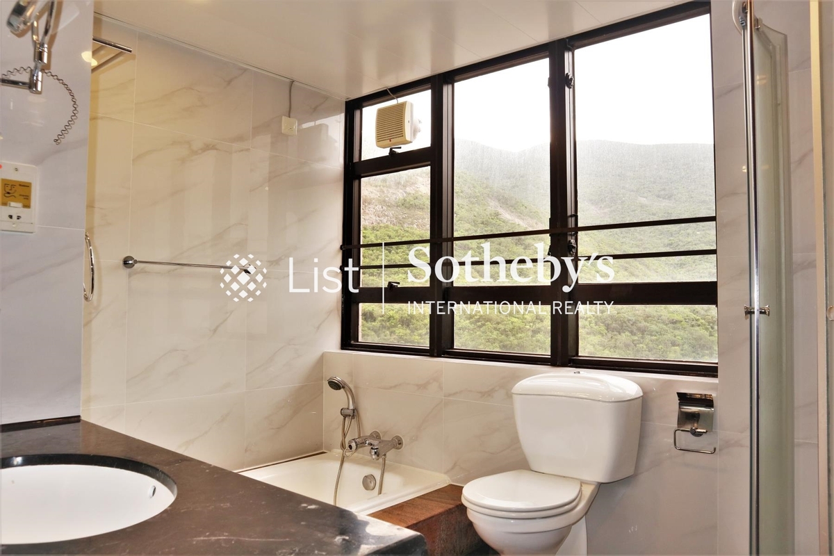 Pacific View 浪琴園 | Master Bathroom