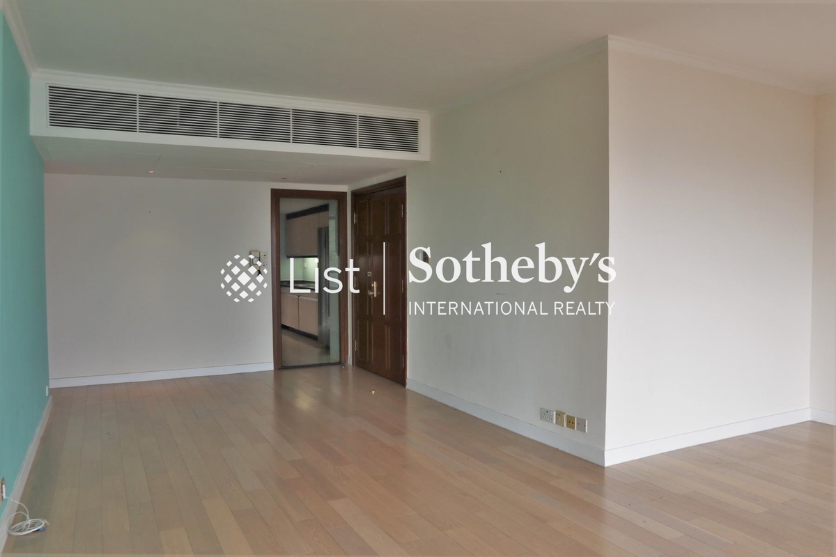 Pacific View 浪琴園 | Living and Dining Room