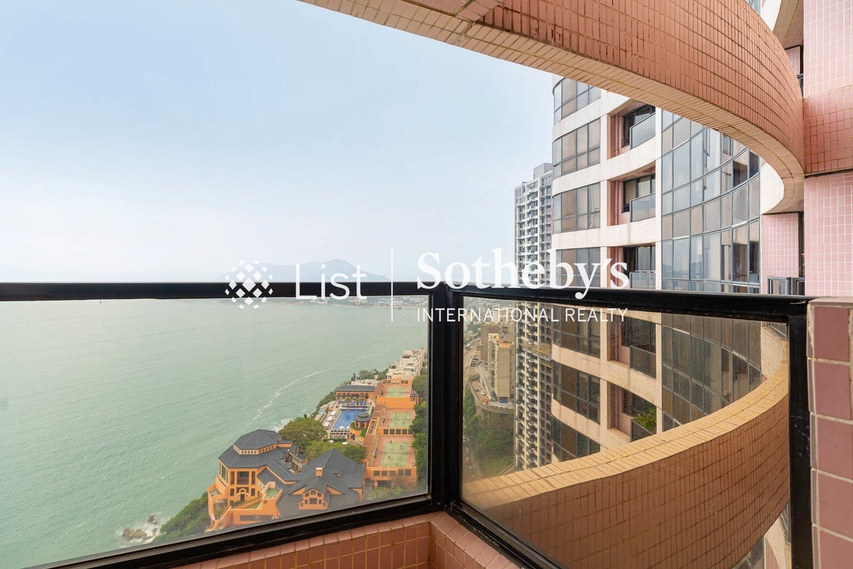 Pacific View 浪琴園 | Balcony off Living and Dining Room