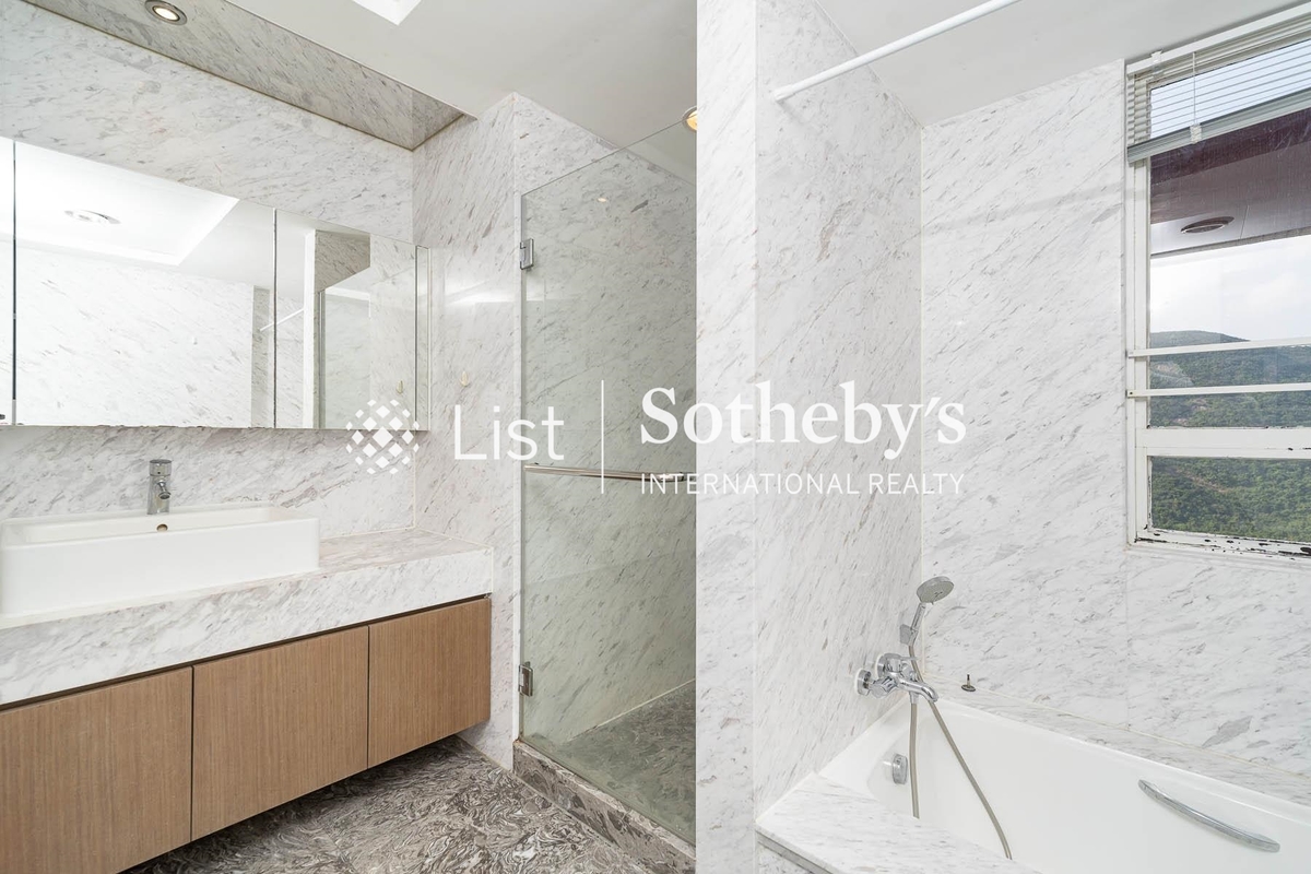 Pacific View 浪琴園 | Master Bathroom