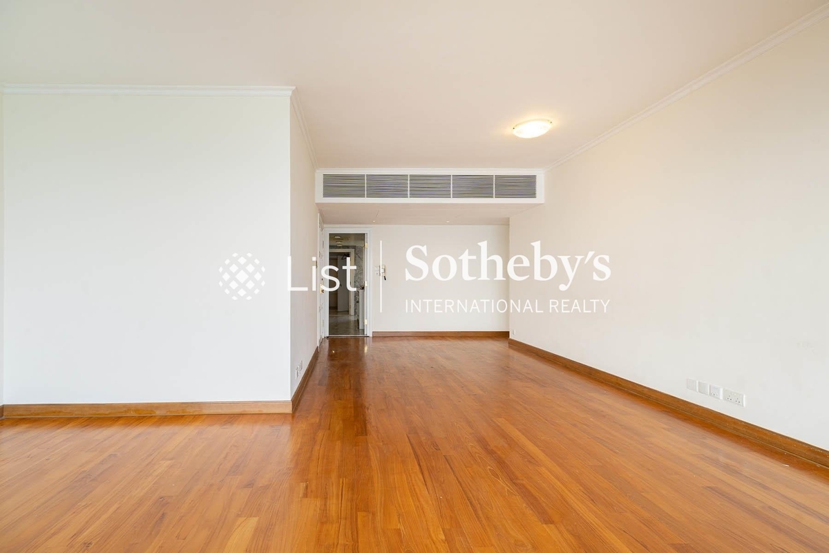 Pacific View 浪琴園 | Living and Dining Room