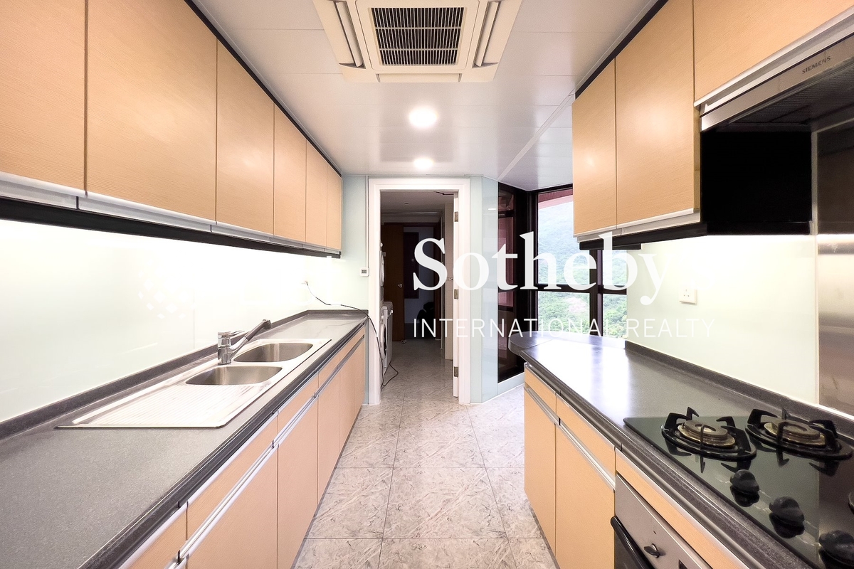 Pacific View 浪琴園 | Kitchen