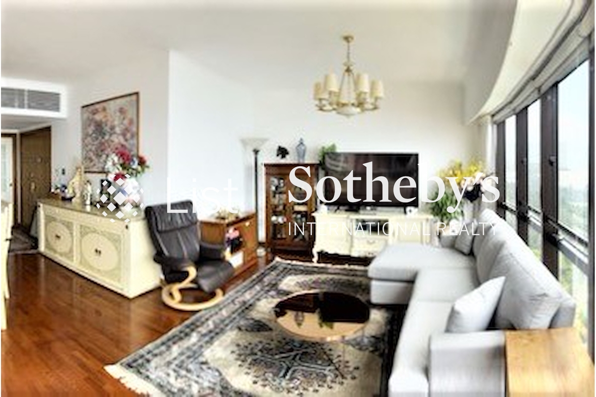 Pacific View 浪琴園 | Living and Dining Room