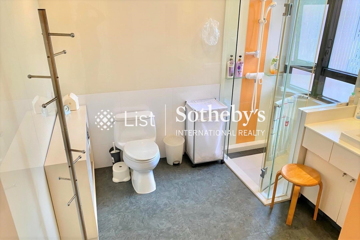 Pacific View 浪琴園 | Master Bathroom