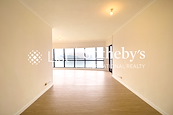 Pacific View 浪琴園 | Living and Dining Room