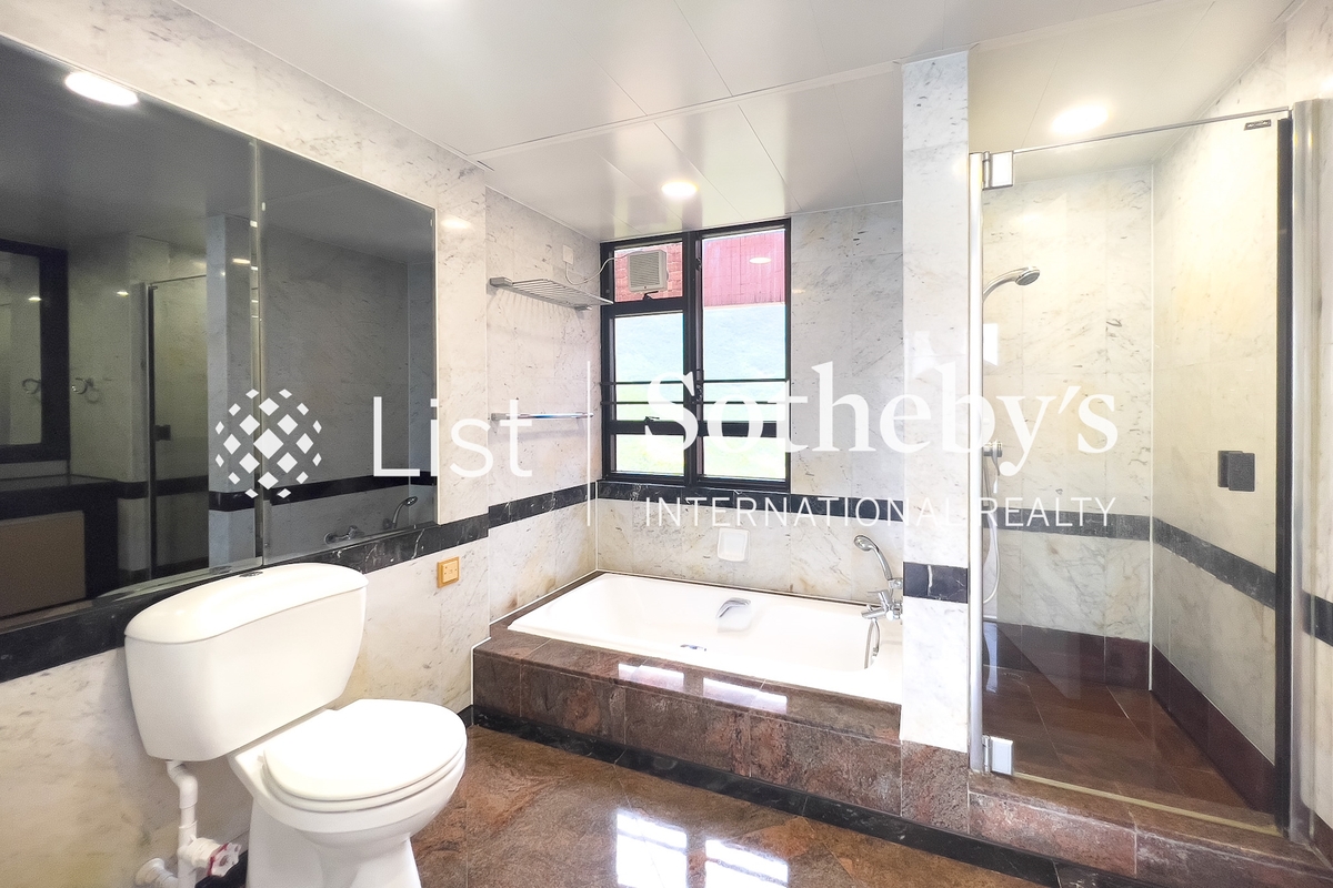 Pacific View 浪琴园 | Master Bathroom