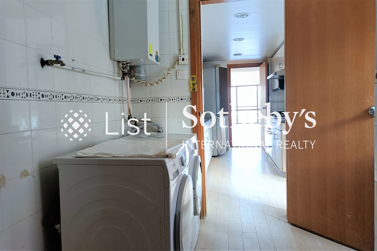 Pacific View 浪琴园 | Maid Room