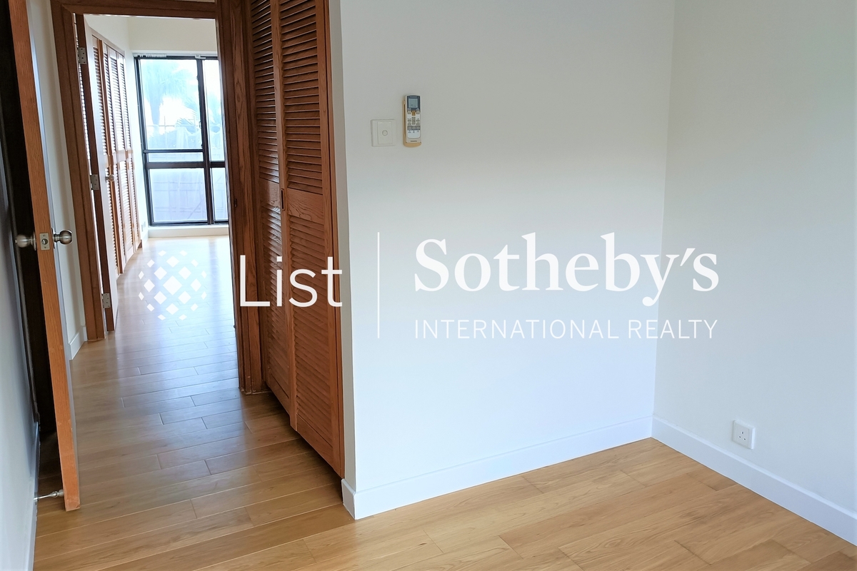 Pacific View 浪琴园 | First Bedroom