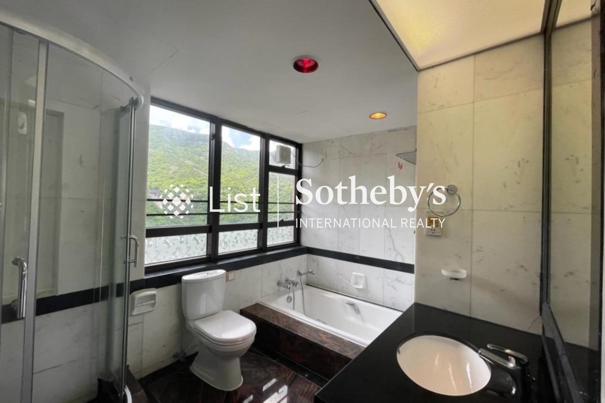 Pacific View 浪琴園 | Master Bathroom