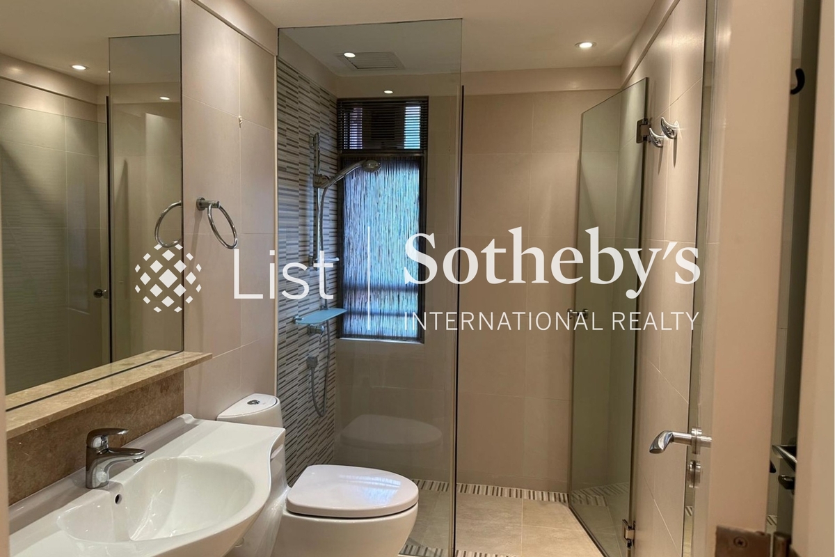 Pacific View 浪琴园 | Guest Bathroom