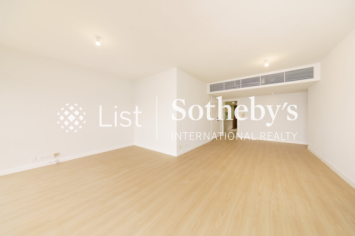 Pacific View 浪琴園 | Living and Dining Room