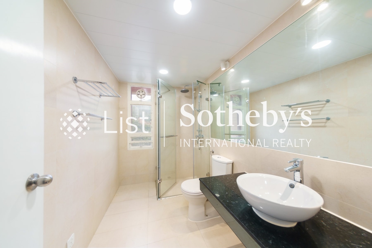 Pacific View 浪琴園 | Guest Bathroom